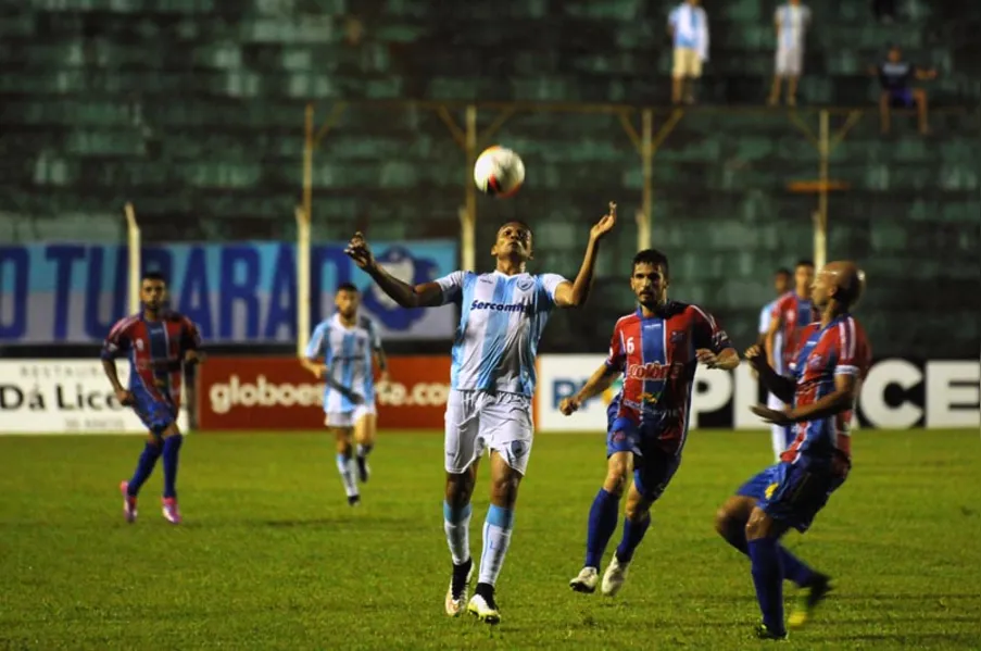 Londrina vence Toledo e segue 100% no Estadual