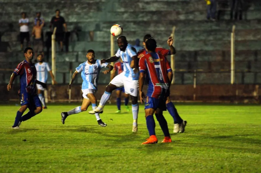Londrina vence Toledo e segue 100% no Estadual