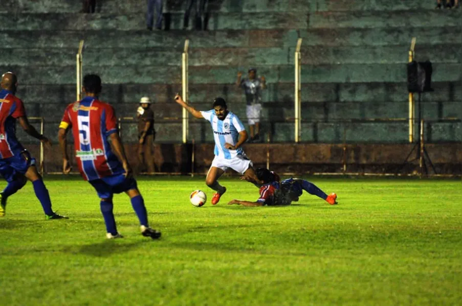 Londrina vence Toledo e segue 100% no Estadual