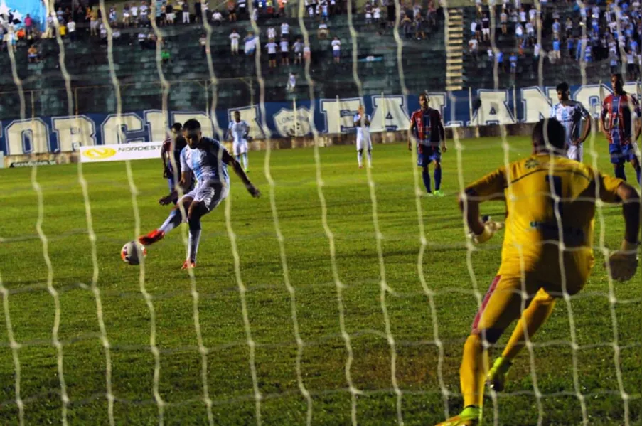 Londrina vence Toledo e segue 100% no Estadual