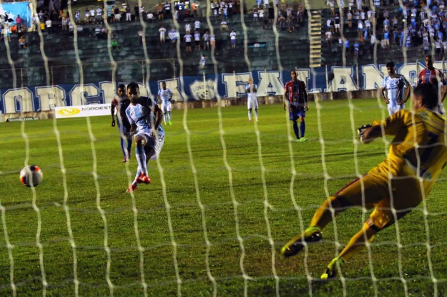 Londrina vence Toledo e segue 100% no Estadual