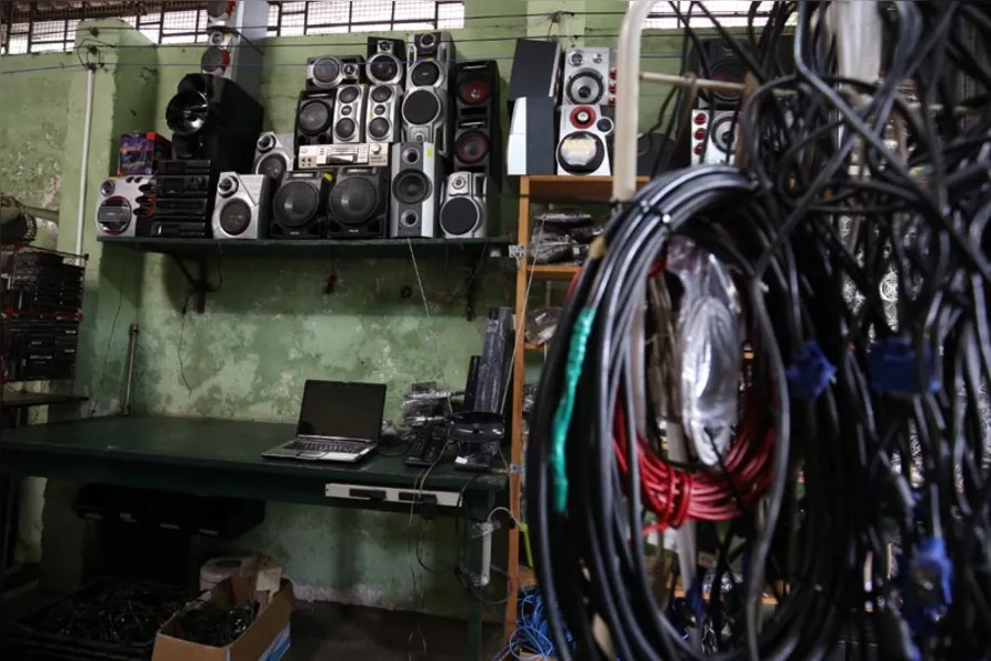 E-lixo recolhe 60 toneladas de resíduos eletrônicos por mês