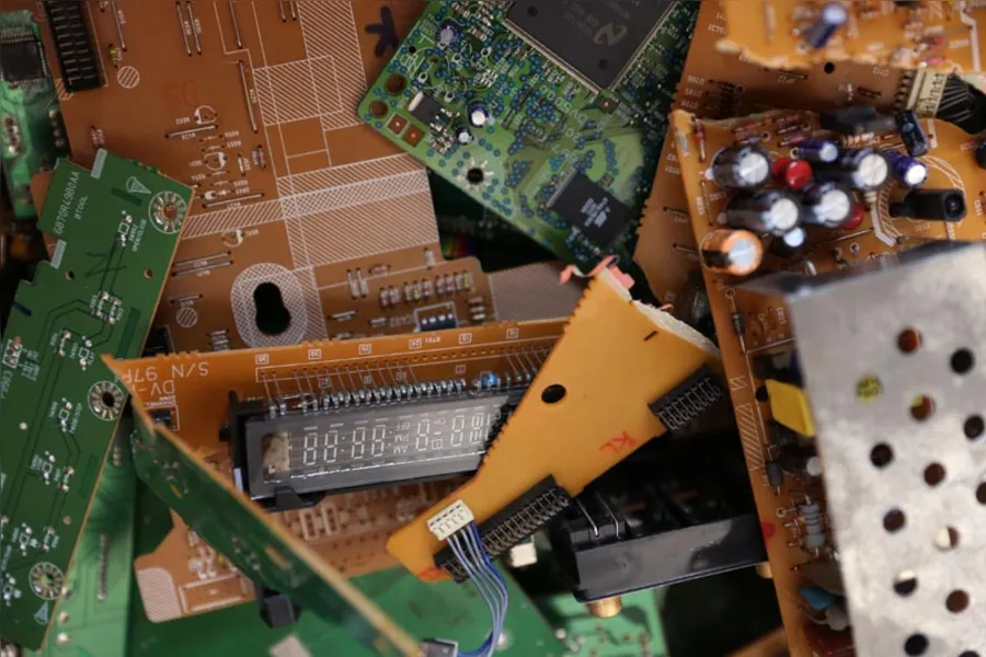 E-lixo recolhe 60 toneladas de resíduos eletrônicos por mês