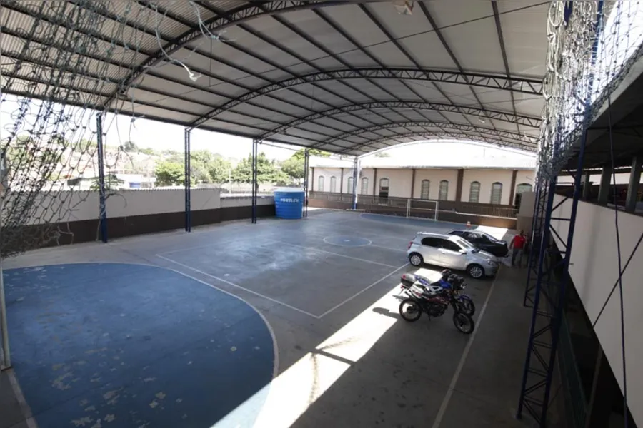 Volta às aulas improvisada
