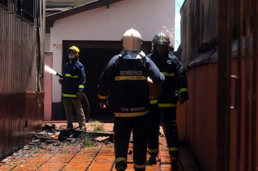 Incêndios danificam imóveis na região central
