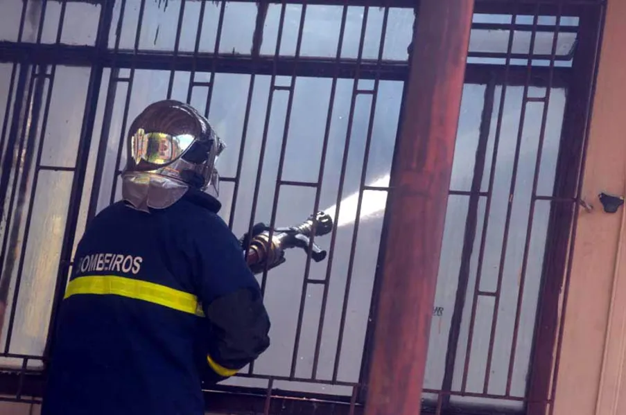 Incêndios danificam imóveis na região central