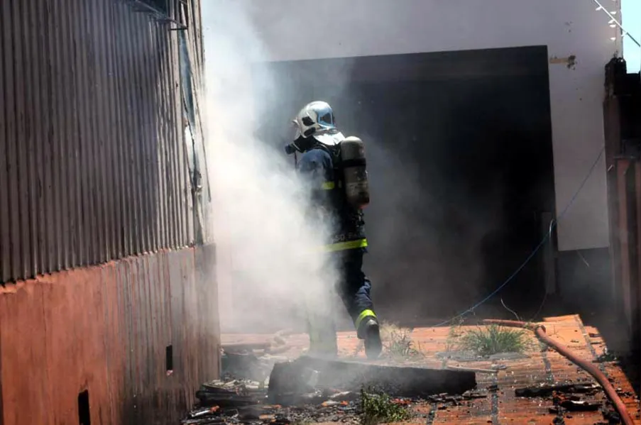 Incêndios danificam imóveis na região central