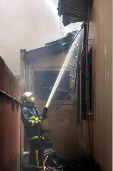 Incêndios danificam imóveis na região central