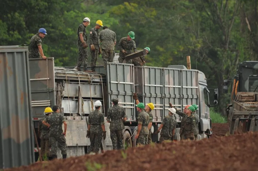 Exército inicia instalação de ponte em Guairacá