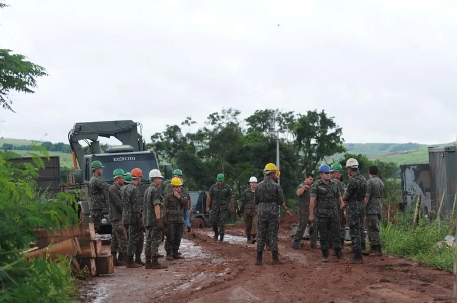 Exército inicia instalação de ponte em Guairacá