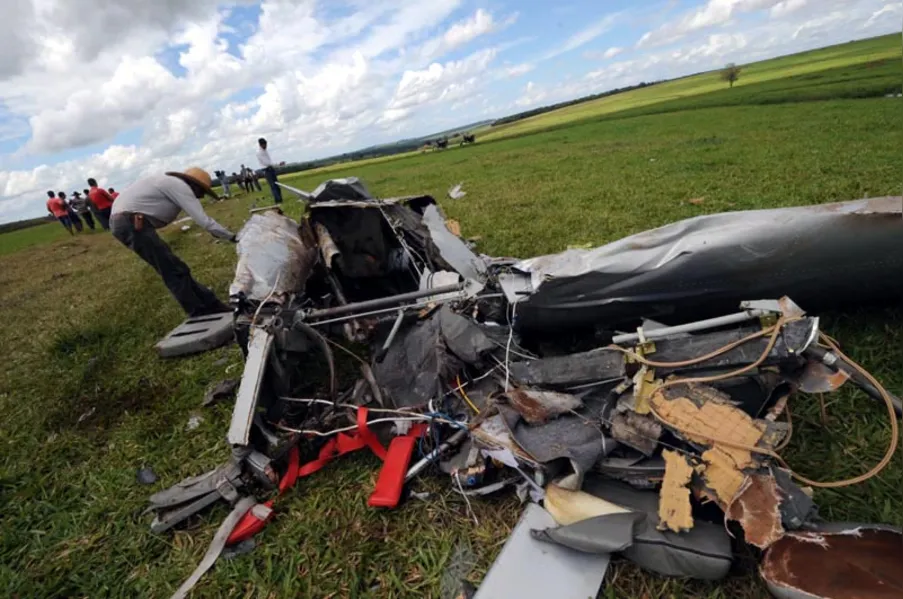 Casal morre em queda de aeronave na região de Londrina