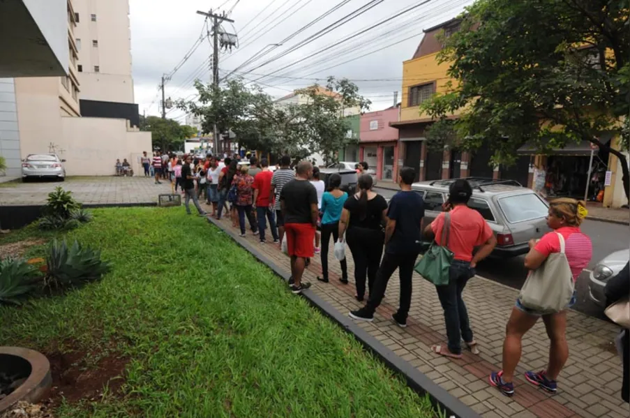 Usuários enfrentam filas para cadastro no Passe Livre