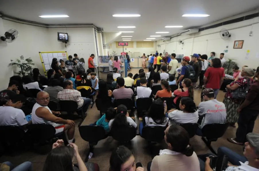 Usuários enfrentam filas para cadastro no Passe Livre