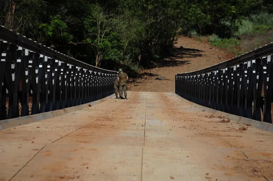 Ponte entre Paiquerê e Guairacá é liberada pelo Exército