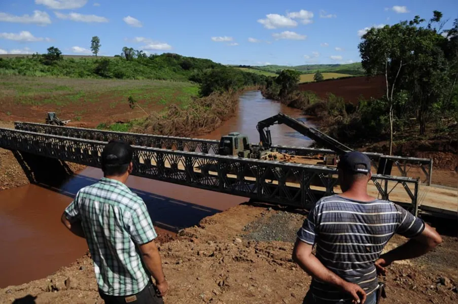 Ponte entre Paiquerê e Guairacá é liberada pelo Exército