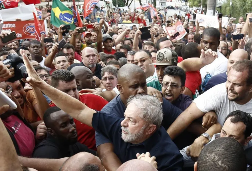 Lava Jato mira patrimônio oculto de Lula