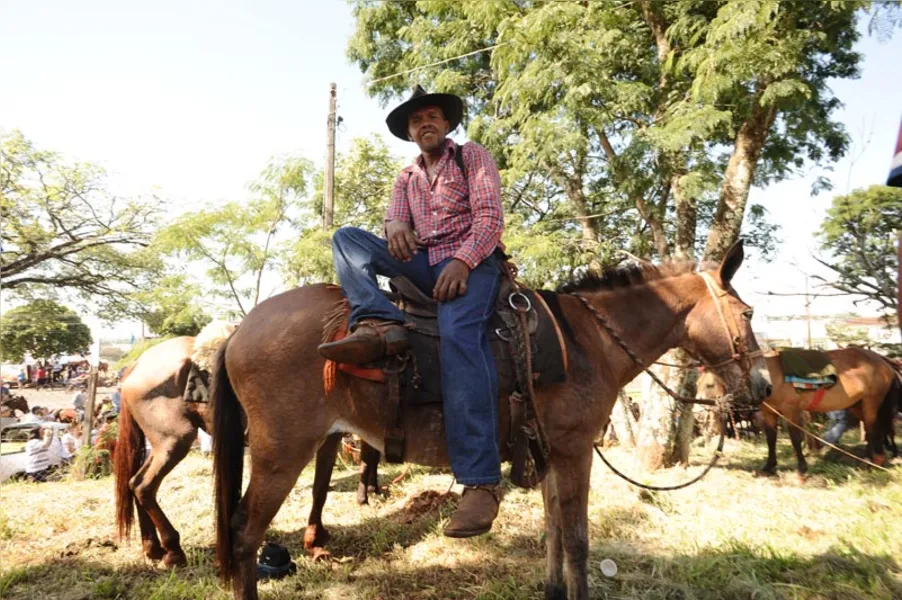 Cavaleiros e amazonas tomam as ruas de Londrina