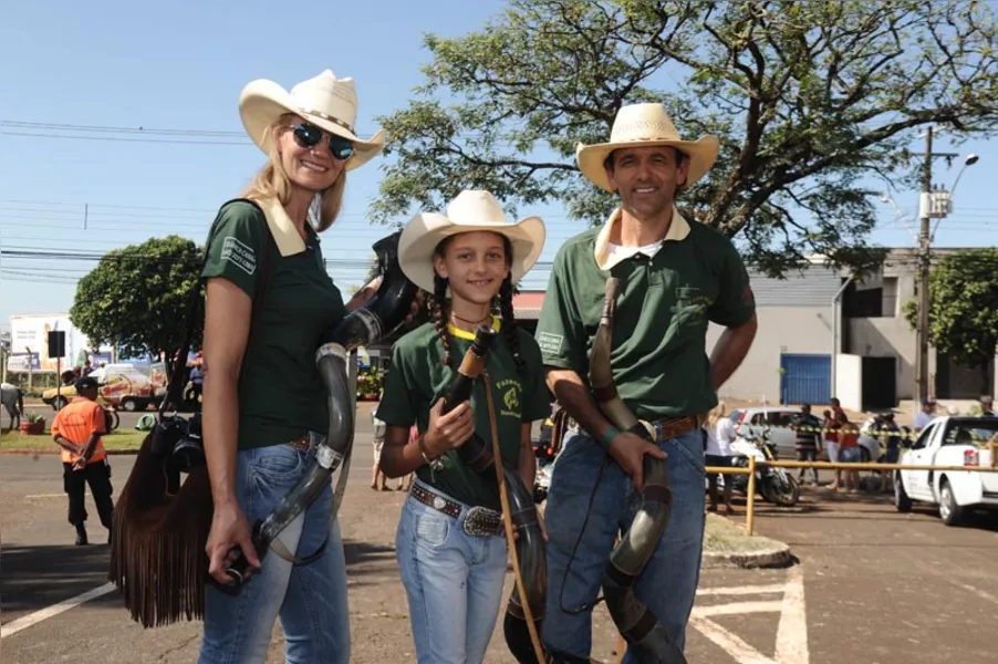 Cavaleiros e amazonas tomam as ruas de Londrina