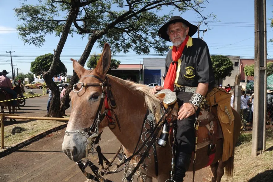 Cavaleiros e amazonas tomam as ruas de Londrina
