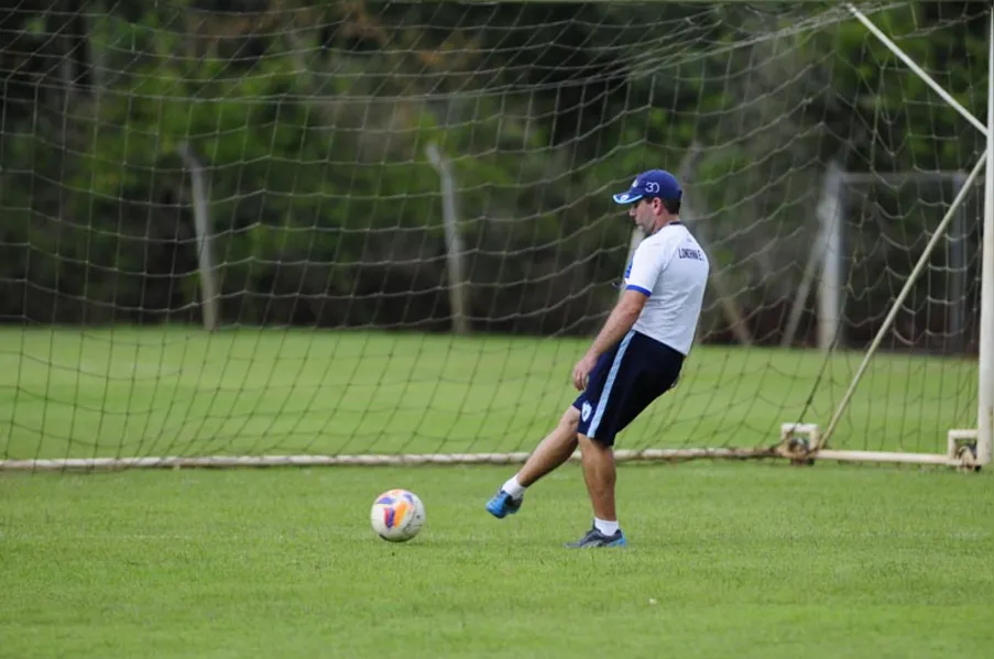 Londrina já usou 22 jogadores no Paranaense