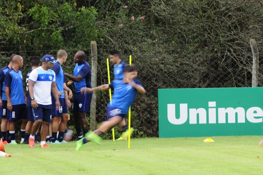 Londrina já usou 22 jogadores no Paranaense