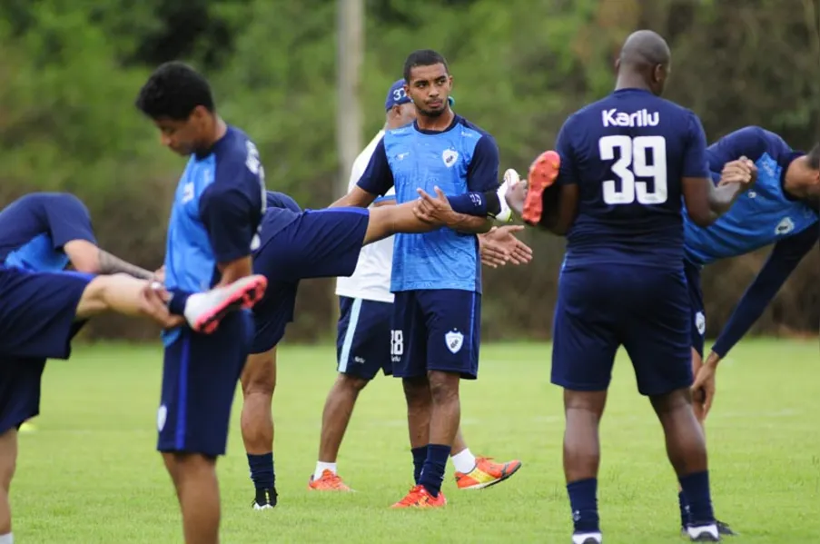 Londrina já usou 22 jogadores no Paranaense