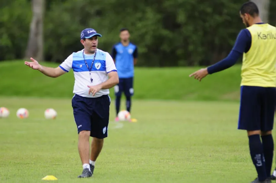 Londrina já usou 22 jogadores no Paranaense