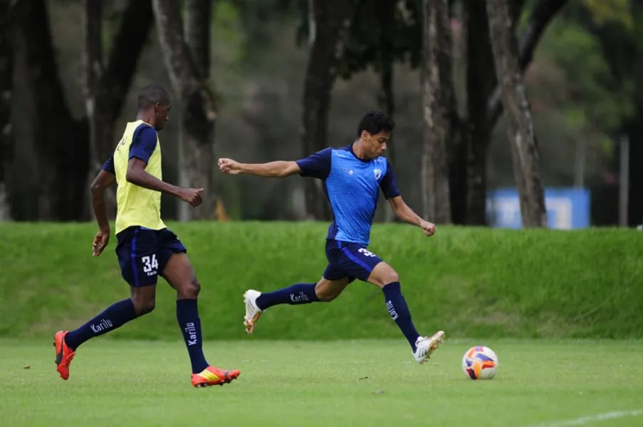 Londrina já usou 22 jogadores no Paranaense