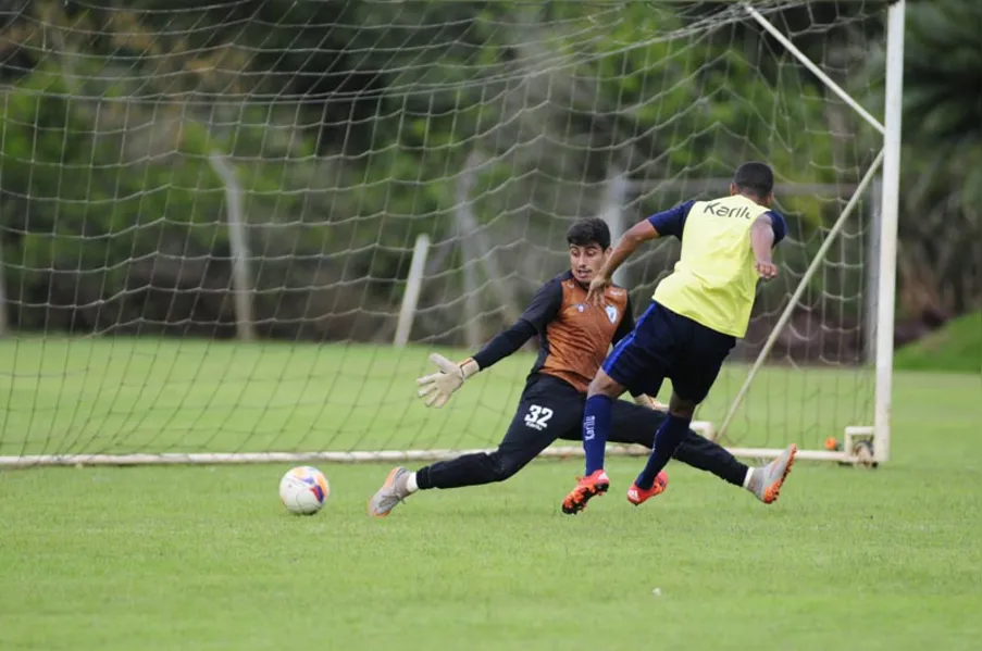 Londrina já usou 22 jogadores no Paranaense
