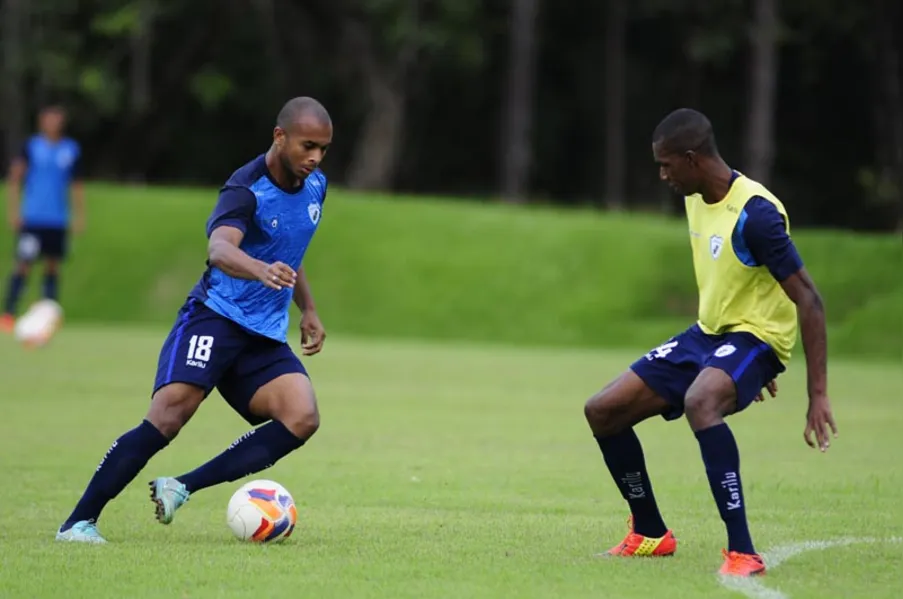 Londrina já usou 22 jogadores no Paranaense