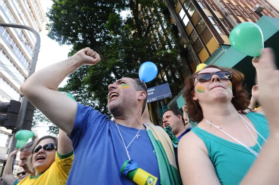 Manifestação em Londrina termina com 90 mil pessoas, afirma PM