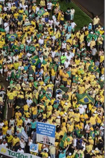 90 mil marcham contra Dilma em Londrina