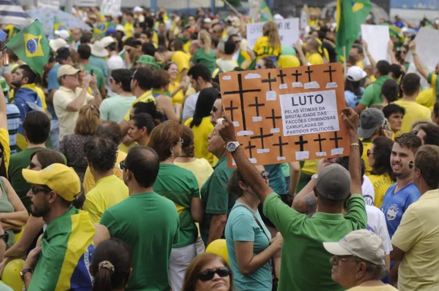 Críticas a Lula, Dilma e ao PT e apoio Moro