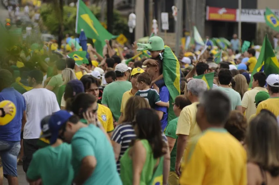 Críticas a Lula, Dilma e ao PT e apoio Moro
