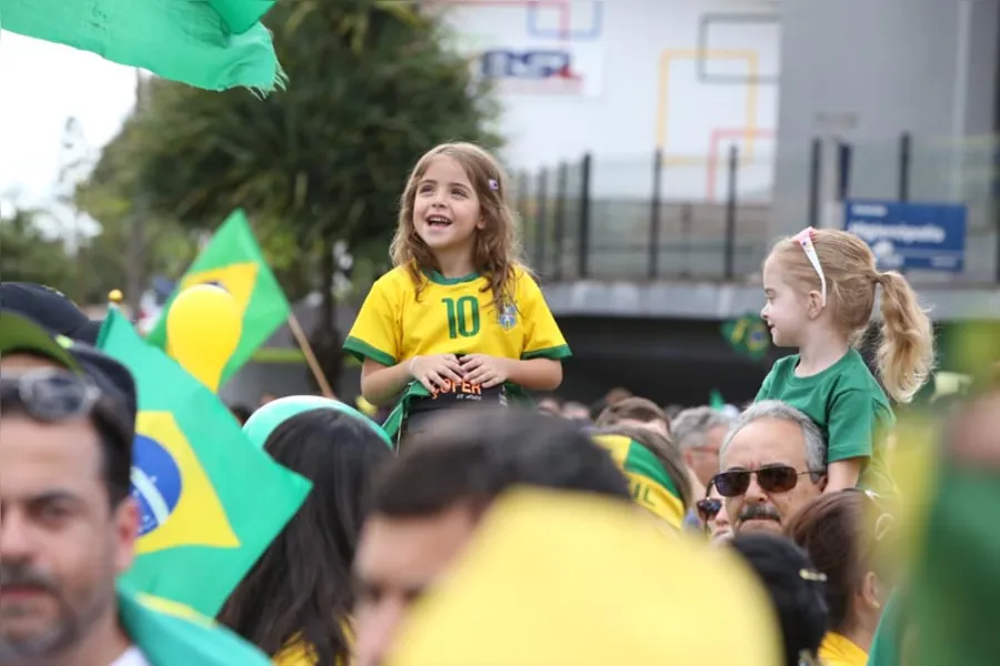 Críticas a Lula, Dilma e ao PT e apoio Moro