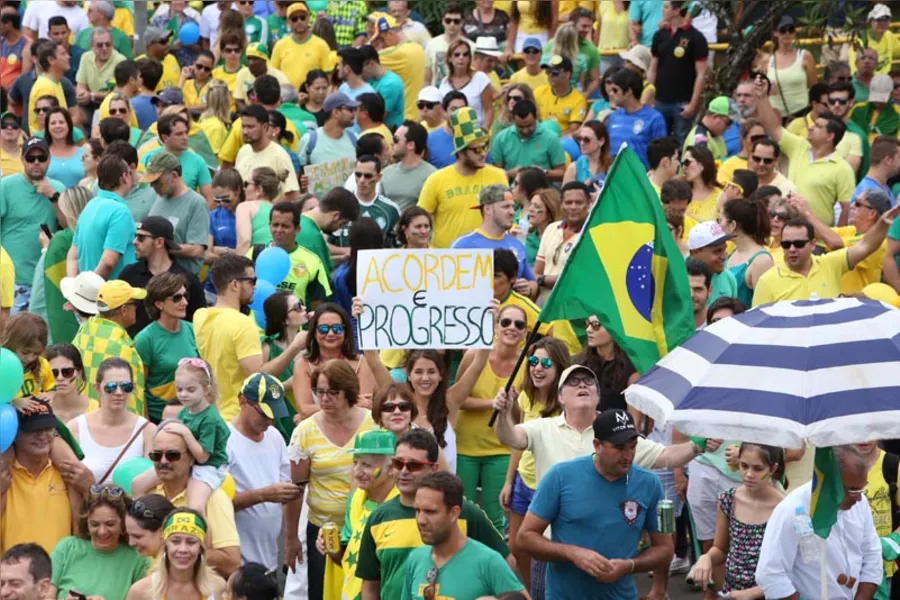 Críticas a Lula, Dilma e ao PT e apoio Moro
