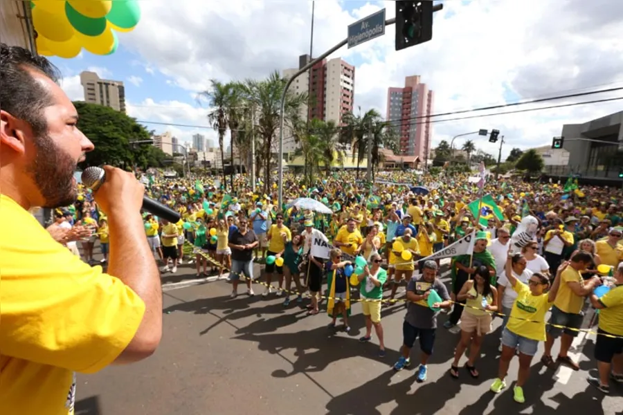 Críticas a Lula, Dilma e ao PT e apoio Moro