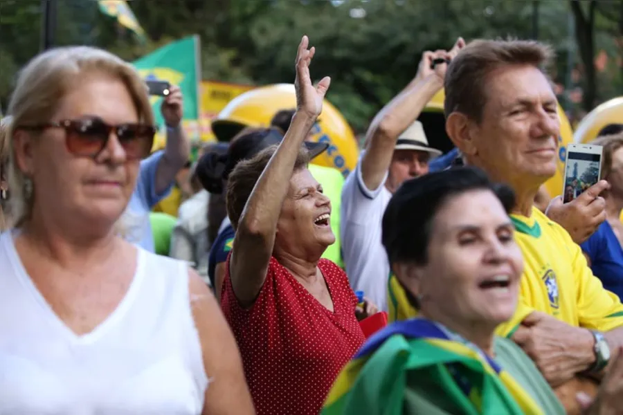 Críticas a Lula, Dilma e ao PT e apoio Moro