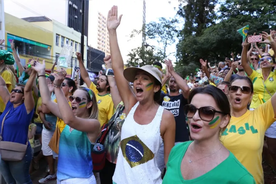 Críticas a Lula, Dilma e ao PT e apoio Moro