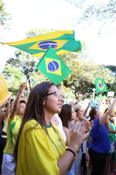 Críticas a Lula, Dilma e ao PT e apoio Moro