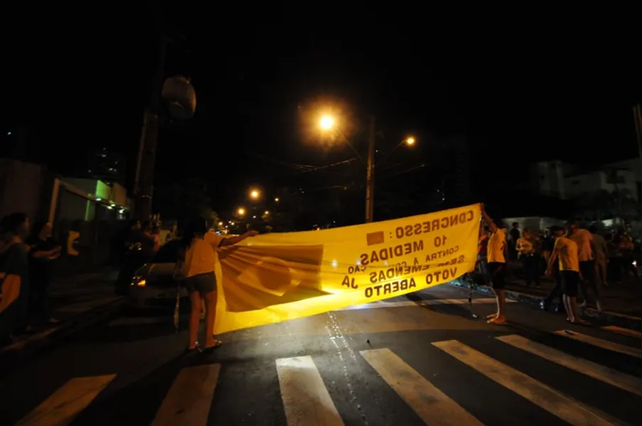 PROTESTO E RENÚNCIA