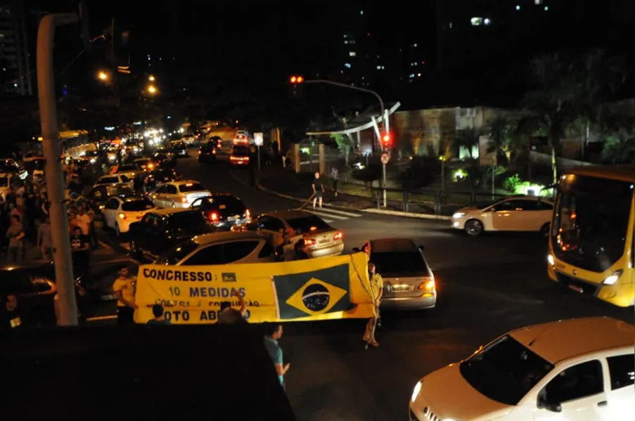 PROTESTO E RENÚNCIA