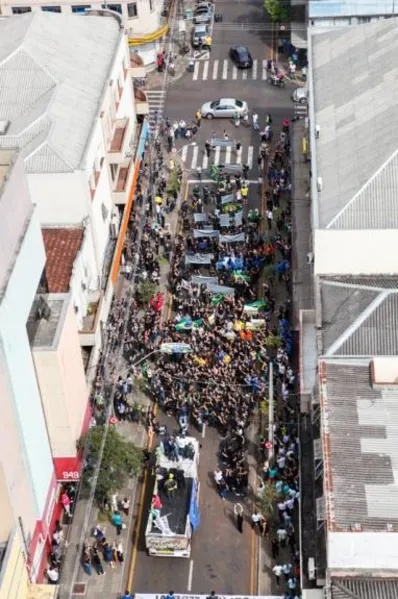 Comerciantes fecham as portas e enterram governo Dilma