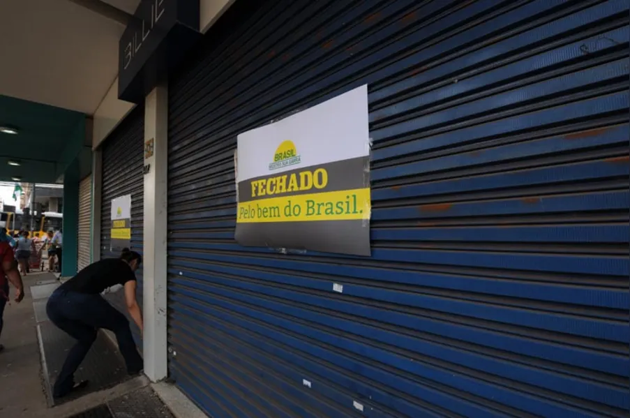 Comerciantes fecham as portas e enterram governo Dilma