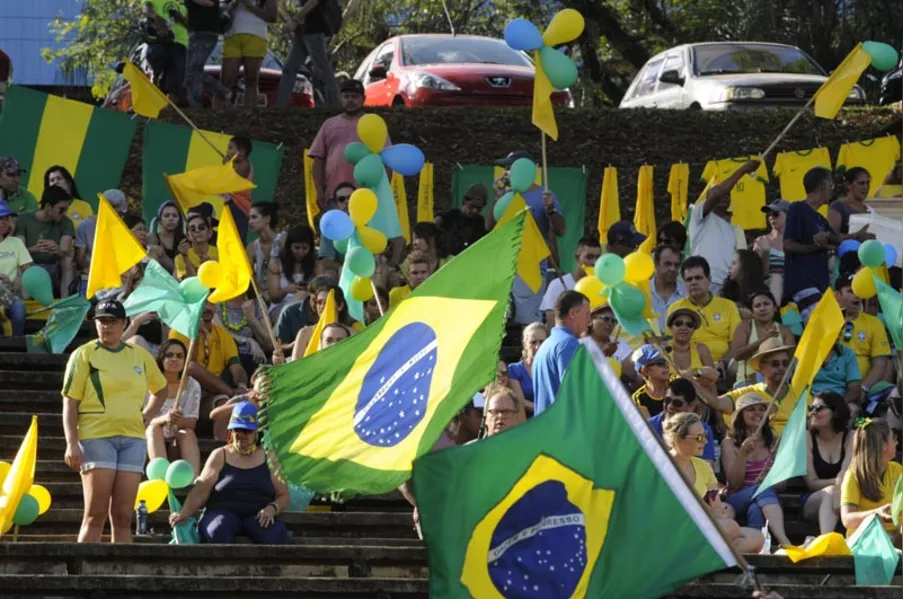 Londrinenses comemoram no Zerão