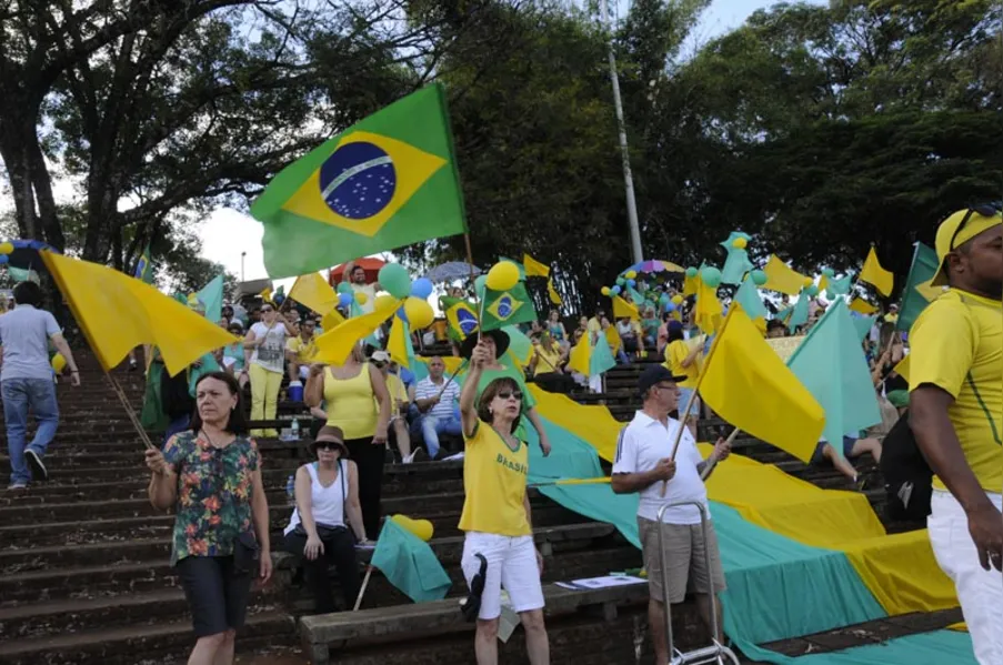 Londrinenses comemoram no Zerão