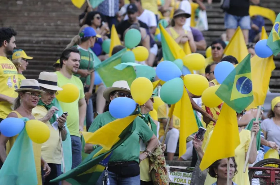 Londrinenses comemoram no Zerão