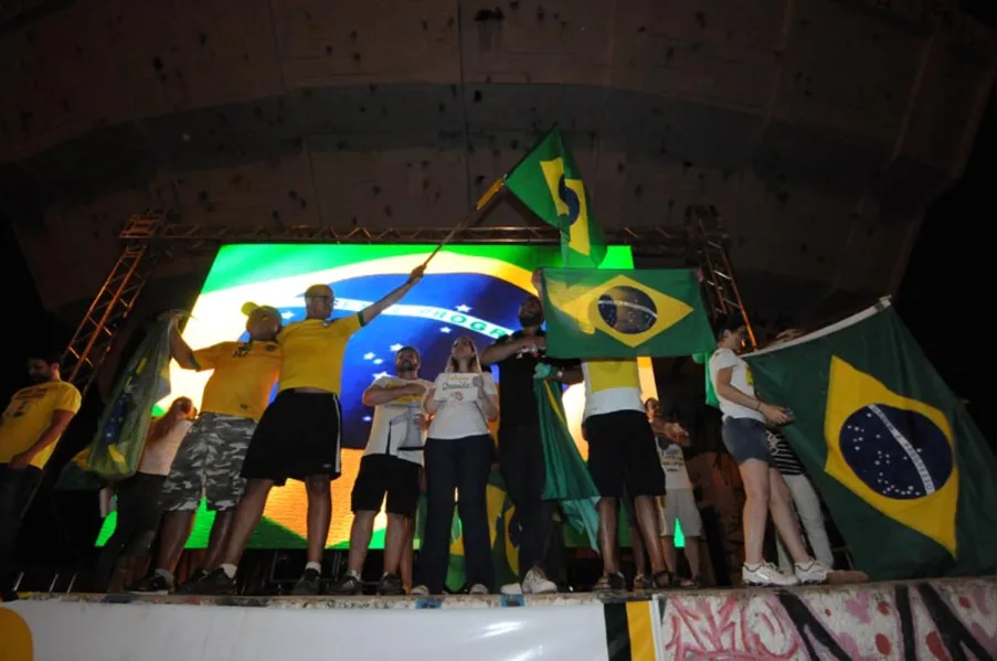 Londrinenses comemoram no Zerão