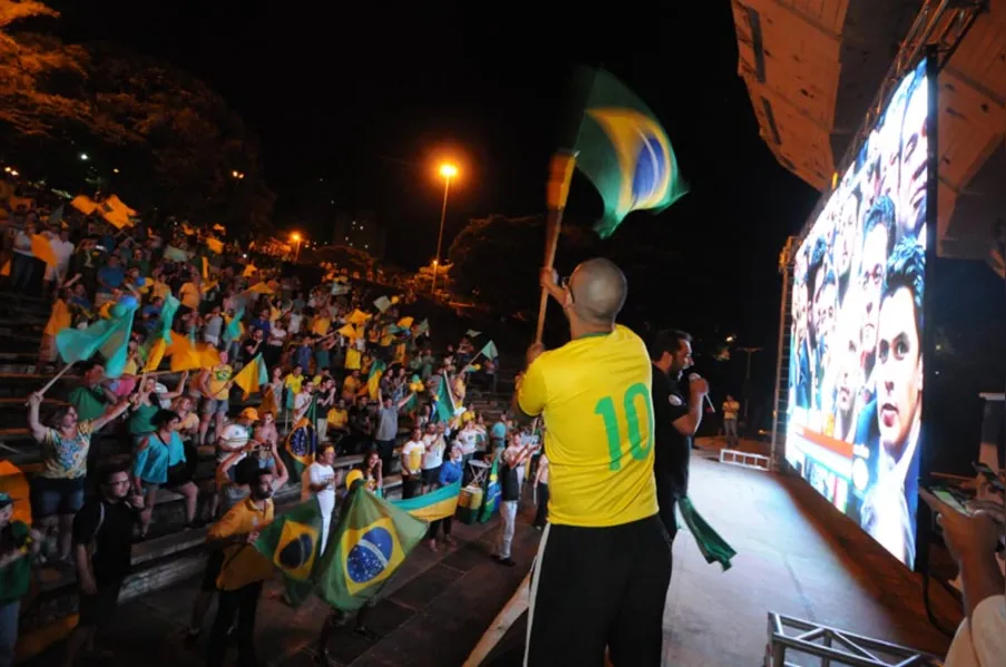 Londrinenses comemoram no Zerão
