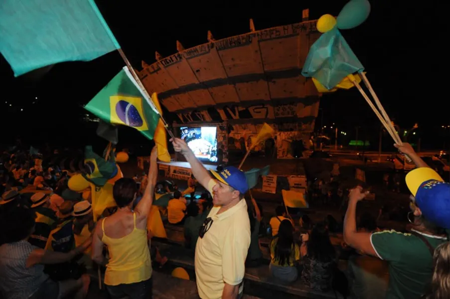 Londrinenses comemoram no Zerão
